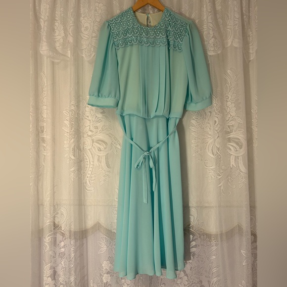 Dresses & Skirts - Vintage 1970s Mint Green Lace Yoke Prairie Dress Romantic Cottagecore Midi